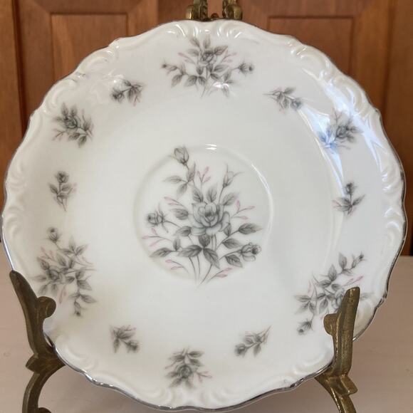 Royal M by Nagoya Shokai “Maria” Pattern Saucer, 1 - Picture 3 of 8